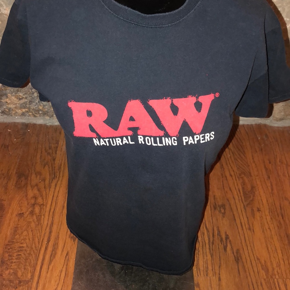 RAW cigarette rolling paper T-shirt. Size L - Picture 2 of 8